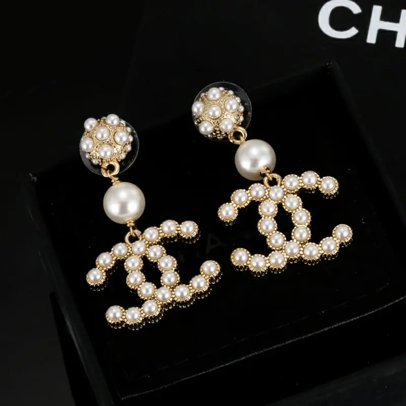 chanel boucles doreilles pour femme s_122a36b